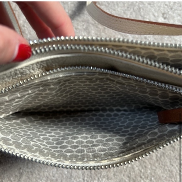 Brighton Crossbody bag—TONS OF STORAGE!! - Picture 5 of 12